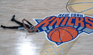 Los Spurs ganan su primero y aguan la fiesta de los Knicks en Nueva York; serie est&aacute; 2-1