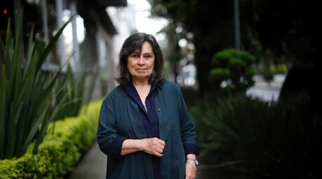 Laura Restrepo: "O nos avivamos, o el g&eacute;nero novela se nos volver&aacute; un plomazo"