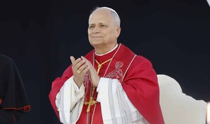 El papa lamenta ante los j&oacute;venes la idolatr&iacute;a del beneficio y el culto a la imagen