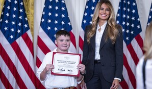 Melania Trump premia a varios ni&ntilde;os por su talento en el uso de inteligencia artificial