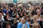 Miles de personas protestan en Francia por la lentitud judicial ante casos de pederastia Miles de personas protestan en Francia por la lentitud judicial ante casos de pederastia