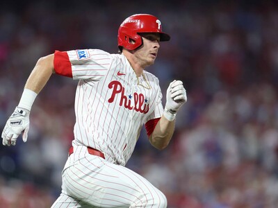 MLB: Max Kepler firma con los DBacks mientras sirve suspensi