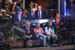 Trump abucheado en el Madison Square Garden antes del tercer juego de Finales de la NBA Trump abucheado en el Madison Square Garden antes del tercer juego de Finales de la NBA