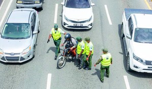 Las quejas y evasi&oacute;n caracterizan los operativos contra los motoristas