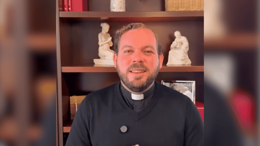 Sacerdote dominicano canta ante el papa León XIV en multitudinario encuentro en Madrid Sacerdote dominicano canta ante el papa León XIV en multitudinario encuentro en Madrid