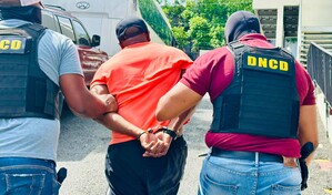 Arrestan a hombre vinculado al decomiso de 10 paquetes de coca&iacute;na en Boca Chica