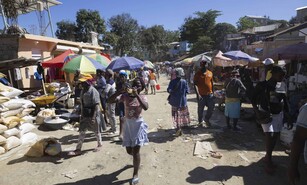 &iquest;C&oacute;mo es el mercado informal de Tilory, donde dominicanos y haitianos venden sin fronteras?