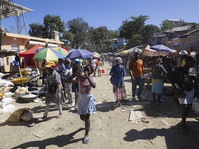 El mercado de Tilory donde se vende sin fronteras