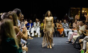 Mayl&eacute; V&aacute;squez lleva el legado ta&iacute;no a Casa de Campo Fashion Week