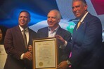 C&oacute;nsul dominicano en Nueva York reconoce trayectoria del doctor Ram&oacute;n Tallaj