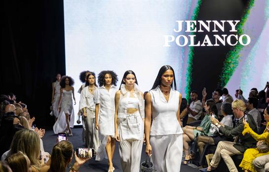 Jenny Polanco celebra el Caribe con La conoc&iacute; bailando en Casa de Campo Fashion Week
