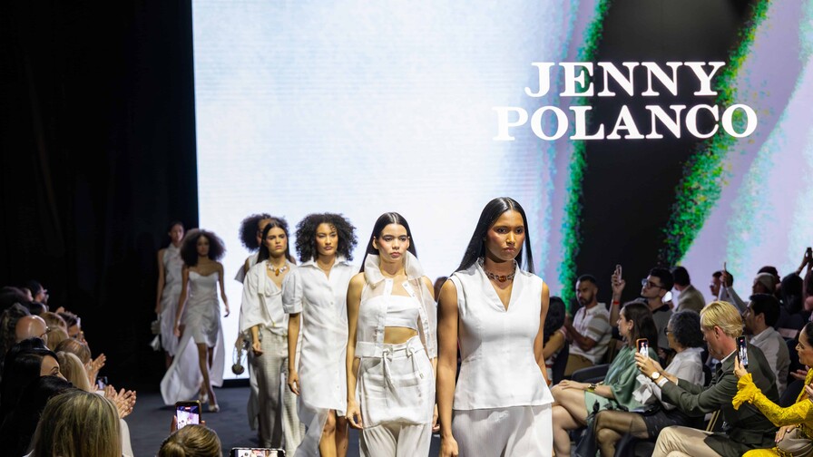 Jenny Polanco celebra el Caribe con La conocí bailando en Casa de Campo Fashion Week Jenny Polanco celebra el Caribe con La conocí bailando en Casa de Campo Fashion Week