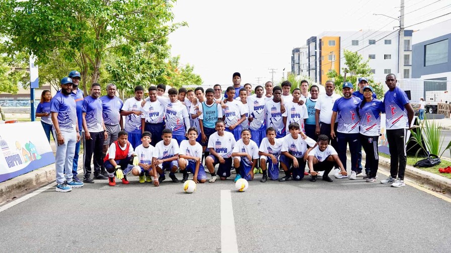 Inefi impacta Ciudad Juan Bosch; lleva deporte, salud y recreaci&oacute;n a los estudiantes