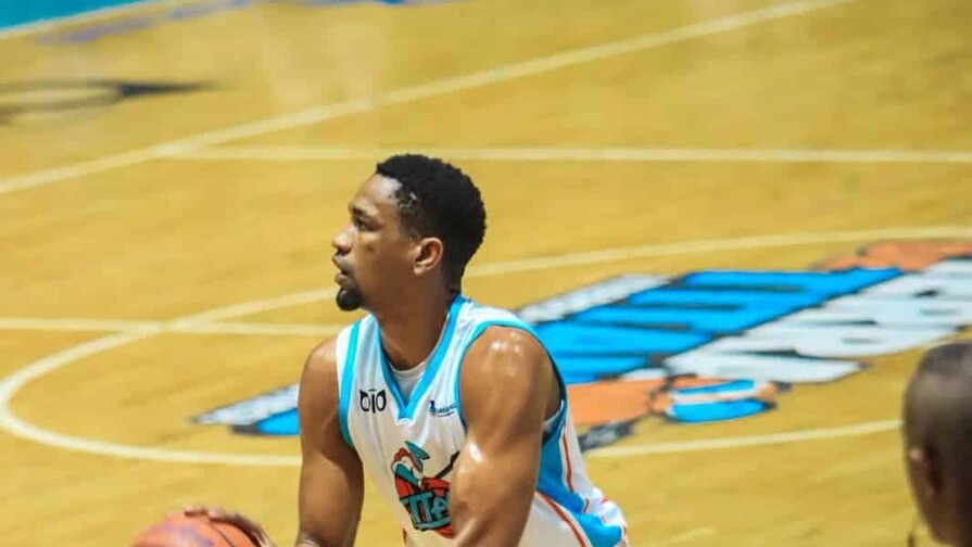 Titanes superaron a Héroes en debut de Luis David Montero Titanes superaron a Héroes en debut de Luis David Montero