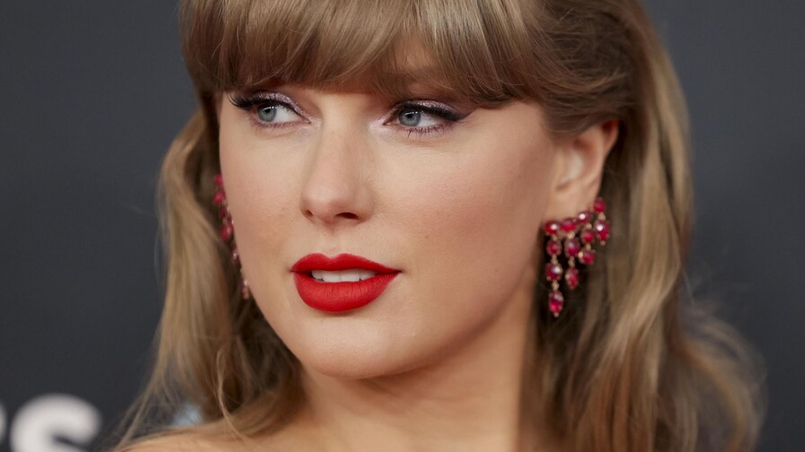 Taylor Swift sorprende en el preestreno de Toy Story 5 con su actuación en vivo Taylor Swift sorprende en el preestreno de Toy Story 5 con su actuación en vivo