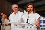 La exposición "El mar como territorio" reúne a más de 40 artistas en el Centro Cultural Rainieri La exposición "El mar como territorio" reúne a más de 40 artistas en el Centro Cultural Rainieri
