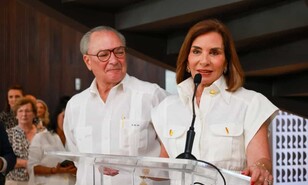 La exposici&oacute;n "El mar como territorio" re&uacute;ne a m&aacute;s de 40 artistas en el Centro Cultural Rainieri