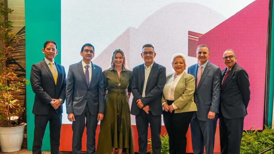 Economista advierte alza de gasolina podría retrasar hasta 0.4 puntos el crecimiento económico de RD Economista advierte alza de gasolina podría retrasar hasta 0.4 puntos el crecimiento económico de RD