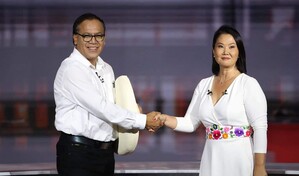 S&aacute;nchez mantiene leve ventaja sobre Fujimori con el 97.98 % de las actas contabilizadas en Per&uacute;