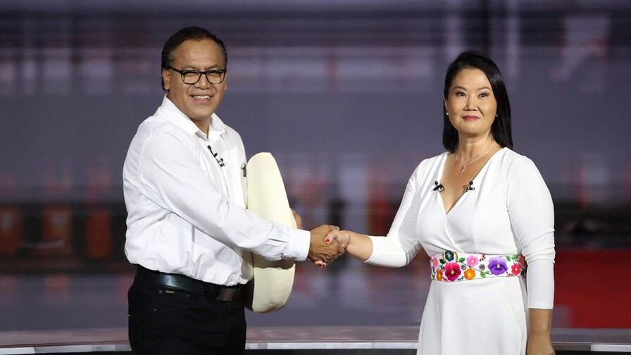Sánchez mantiene leve ventaja sobre Fujimori con el 97.98 % de las actas contabilizadas en Perú Sánchez mantiene leve ventaja sobre Fujimori con el 97.98 % de las actas contabilizadas en Perú