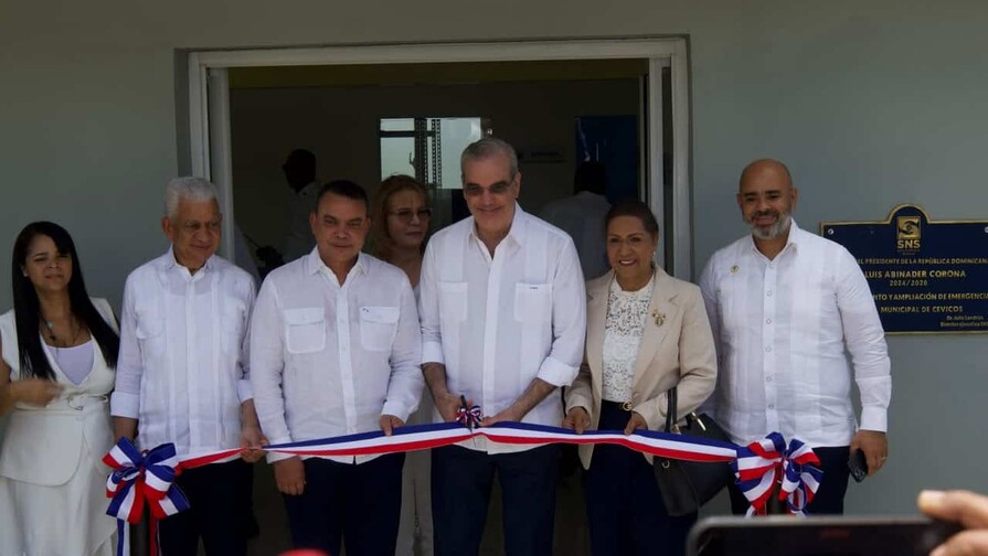 Gobierno inaugura techados escolares y hospital remozado en Sánchez Ramírez Gobierno inaugura techados escolares y hospital remozado en Sánchez Ramírez