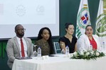 Embajada de EE. UU. y la Unphu lanzan proyecto para reducir la brecha digital en RD Embajada de EE. UU. y la Unphu lanzan proyecto para reducir la brecha digital en RD