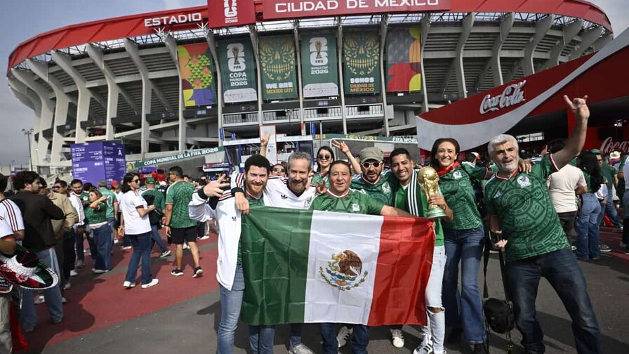 M&eacute;xico estrena esta tarde el mayor Mundial de la historia entre el f&uacute;tbol y la protesta social