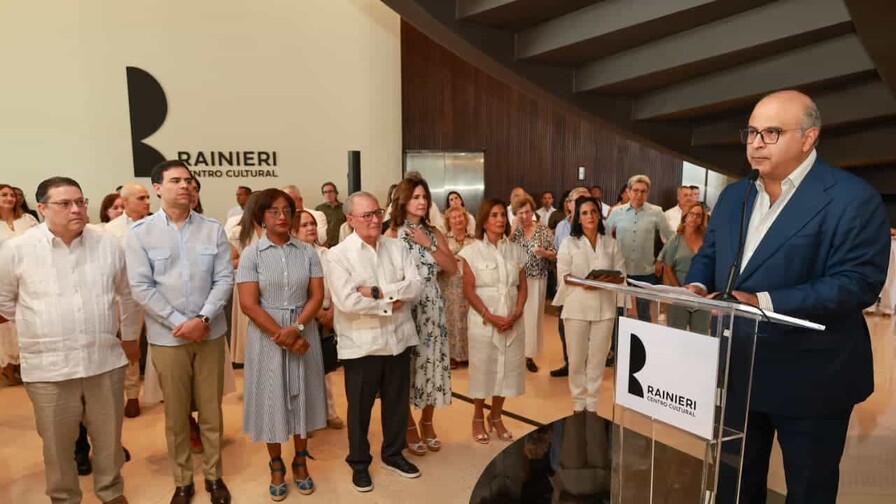 Rizek reivindica el arte como memoria y el mar como eje de la identidad caribeña Rizek reivindica el arte como memoria y el mar como eje de la identidad caribeña