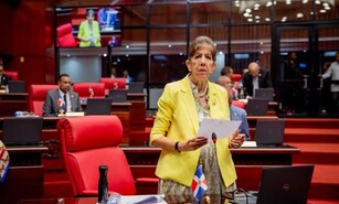 Senadora solicita al Banco Central modificar billetes de RD$200 y RD$1,000 por su parecido