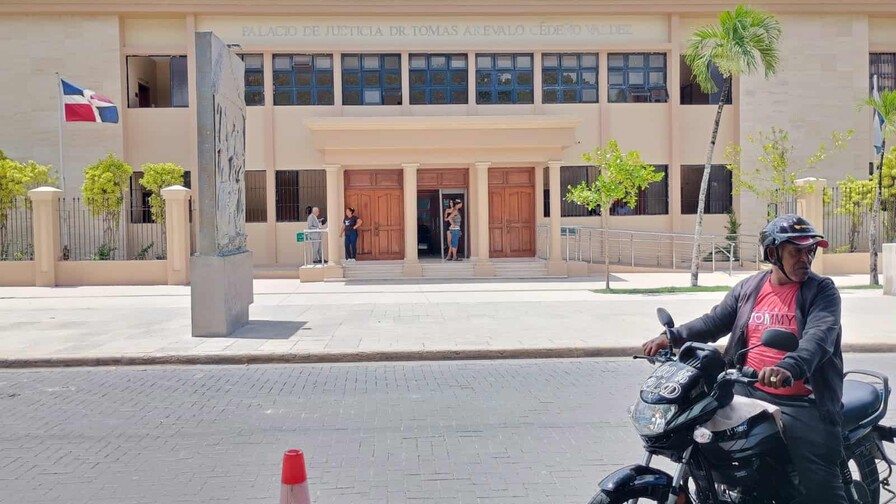 Condenan a 20 años de prisión a hombre por el feminicidio de Ana Vásquez Zorrilla en Higüey Condenan a 20 años de prisión a hombre por el feminicidio de Ana Vásquez Zorrilla en Higüey