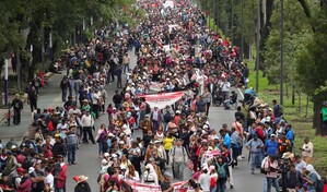 Sheinbaum dice que Fan Fest del Mundial en el Z&oacute;calo de M&eacute;xico estar&aacute; abierto pese a protestas