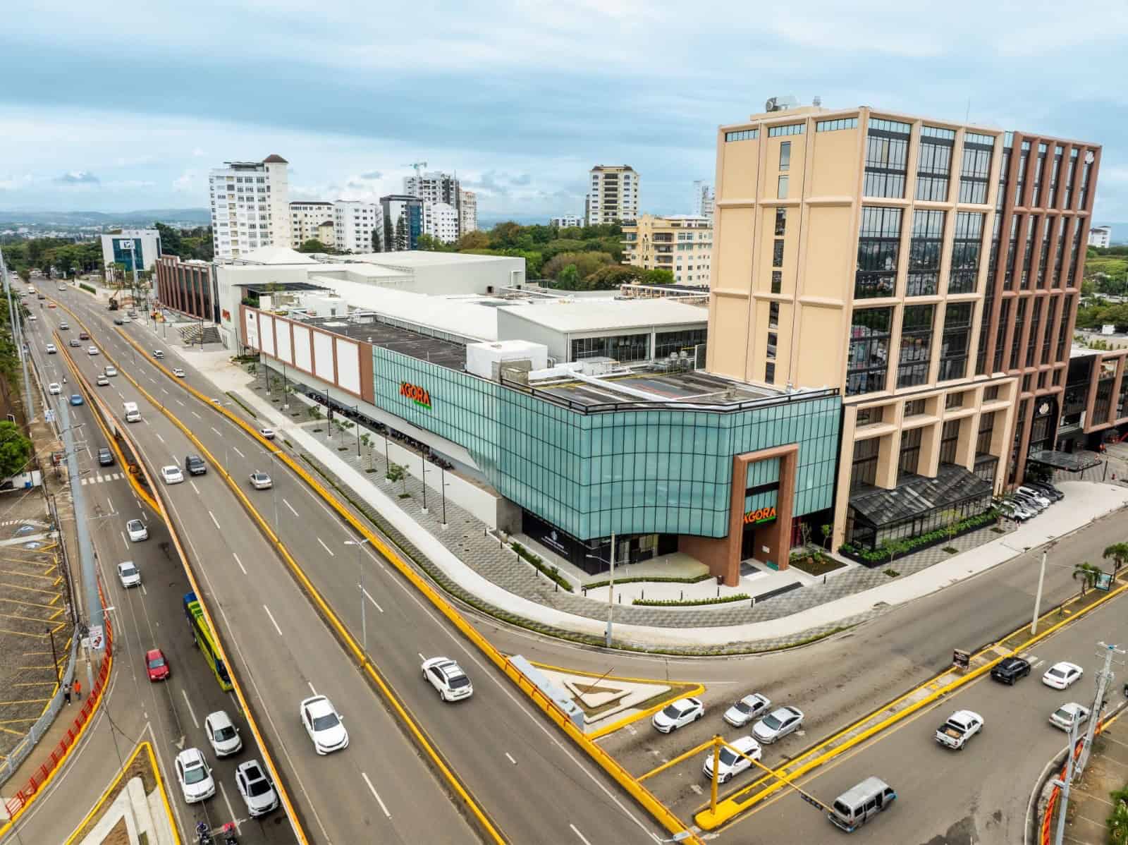 Una de las obras impermeabilizadas por Selladores Cobian: Santiago Center (Agora Mall).