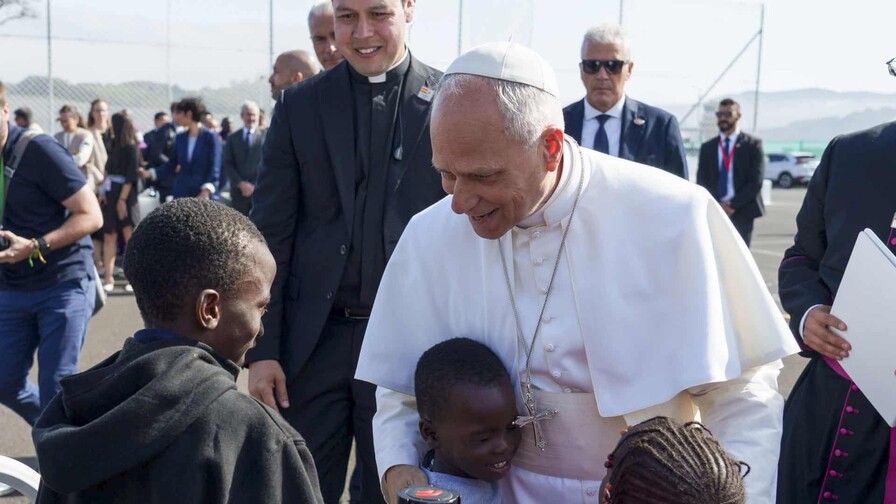 El papa pide a los migrantes que se integren, aprendan la lengua y respeten las leyes El papa pide a los migrantes que se integren, aprendan la lengua y respeten las leyes