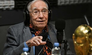 A los 91 a&ntilde;os, periodista argentino va por su Mundial n&uacute;mero 18