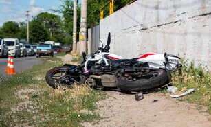 Mueren dos j&oacute;venes durante accidente de motocicleta en Santiago
