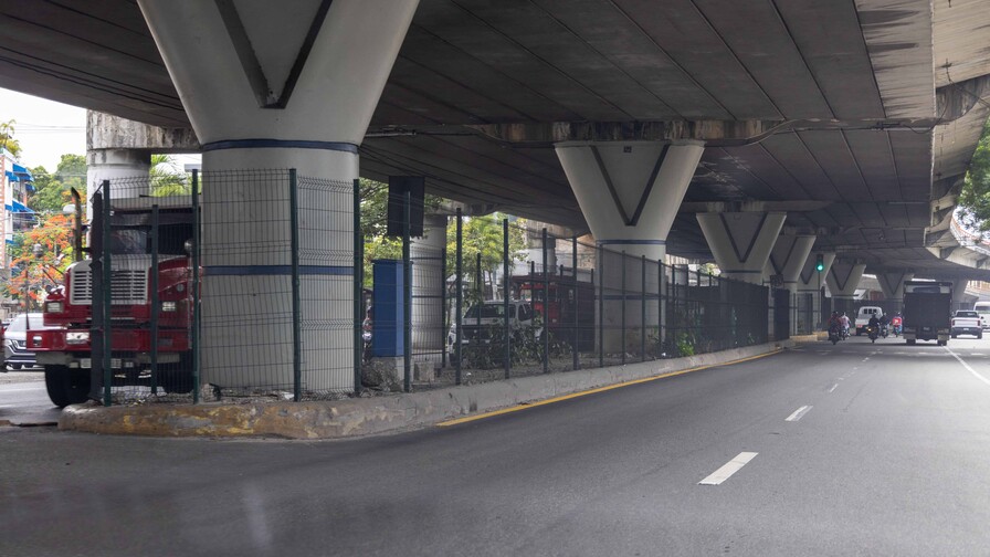 Alcaldía del Distrito Nacional recupera área debajo elevado de la 27 de Febrero Alcaldía del Distrito Nacional recupera área debajo elevado de la 27 de Febrero