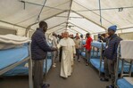 Los migrantes al papa: que no se nos mire sólo como números, sino como personas con sueños Los migrantes al papa: que no se nos mire sólo como números, sino como personas con sueños
