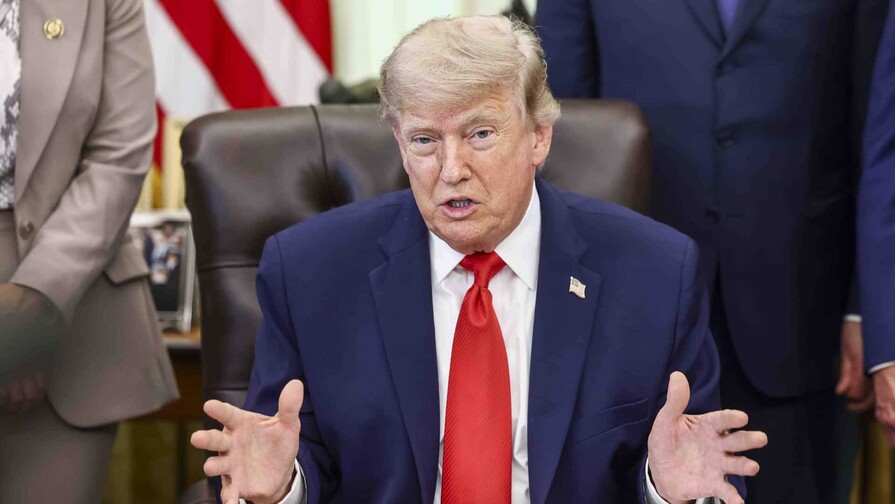 Donald Trump anuncia que este domingo se firmará el acuerdo con Irán para poner fin a la guerra