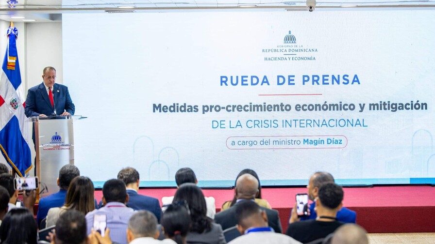 Proyecto de plan anticrisis será enviado al Congreso en cualquier momento, afirma Magín Díaz Proyecto de plan anticrisis será enviado al Congreso en cualquier momento, afirma Magín Díaz