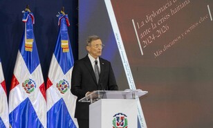 Canciller Roberto &Aacute;lvarez reitera: "No existe ni podr&aacute; existir una soluci&oacute;n dominicana para Hait&iacute;"