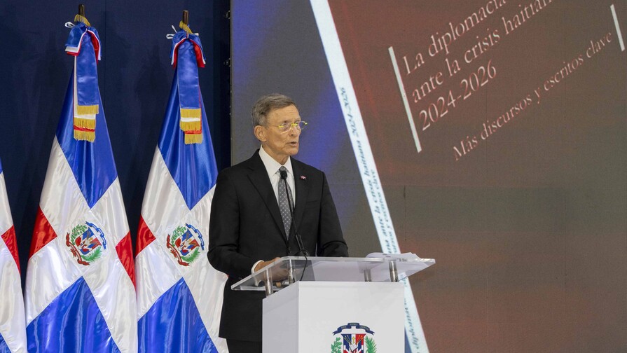 Canciller Roberto Álvarez reitera: "No existe ni podrá existir una solución dominicana para Haití" Canciller Roberto Álvarez reitera: "No existe ni podrá existir una solución dominicana para Haití"