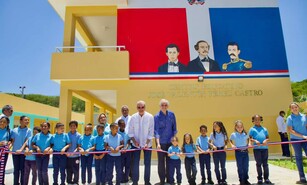 Abinader inaugura escuela en La Noriega y entrega 27 aulas para nivel inicial en Santiago