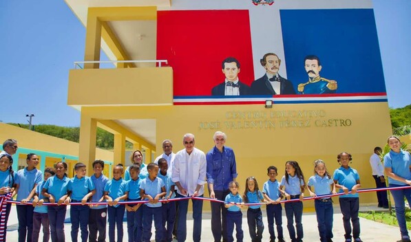 Abinader inaugura escuela en La Noriega y entrega 27 aulas para nivel inicial en Santiago