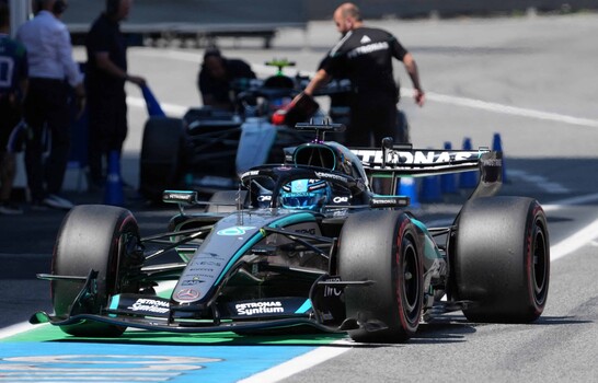 George Russell manda en los terceros libre de Montmel&oacute;