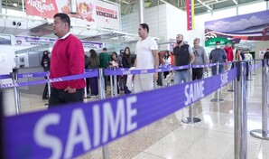Un total de 120 migrantes regresan a Venezuela en un vuelo proveniente de Estados Unidos