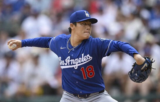 Yamamoto acaricia la gloria: a tres outs de la historia otra vez