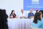 Presidente Abinader llama a estudiantes a prepararse en inglés y tecnología Presidente Abinader llama a estudiantes a prepararse en inglés y tecnología