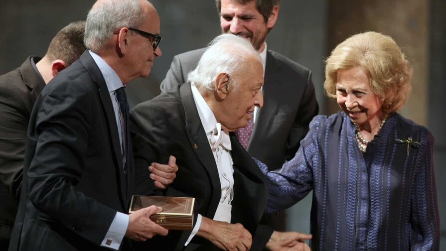La reina Sofía entrega a Zubin Mehta la Medalla de Honor del Festival de Granada La reina Sofía entrega a Zubin Mehta la Medalla de Honor del Festival de Granada