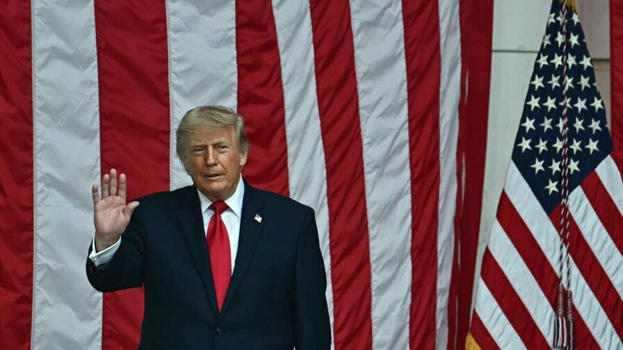 Trump llega a los 80 presumiendo de salud aunque crecen las dudas sobre sus facultades