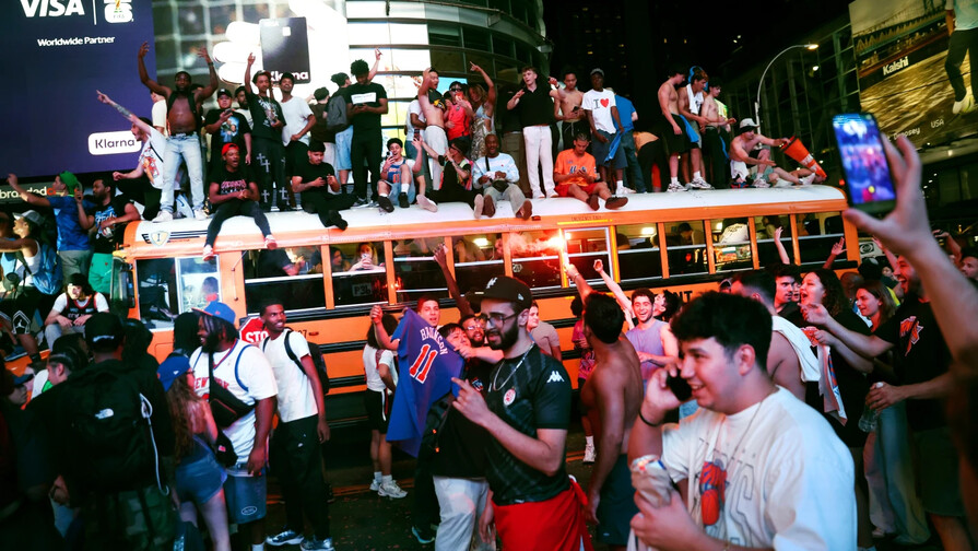 Un total de 63 personas detenidas en Nueva York tras la histórica victoria de los Knicks Un total de 63 personas detenidas en Nueva York tras la histórica victoria de los Knicks